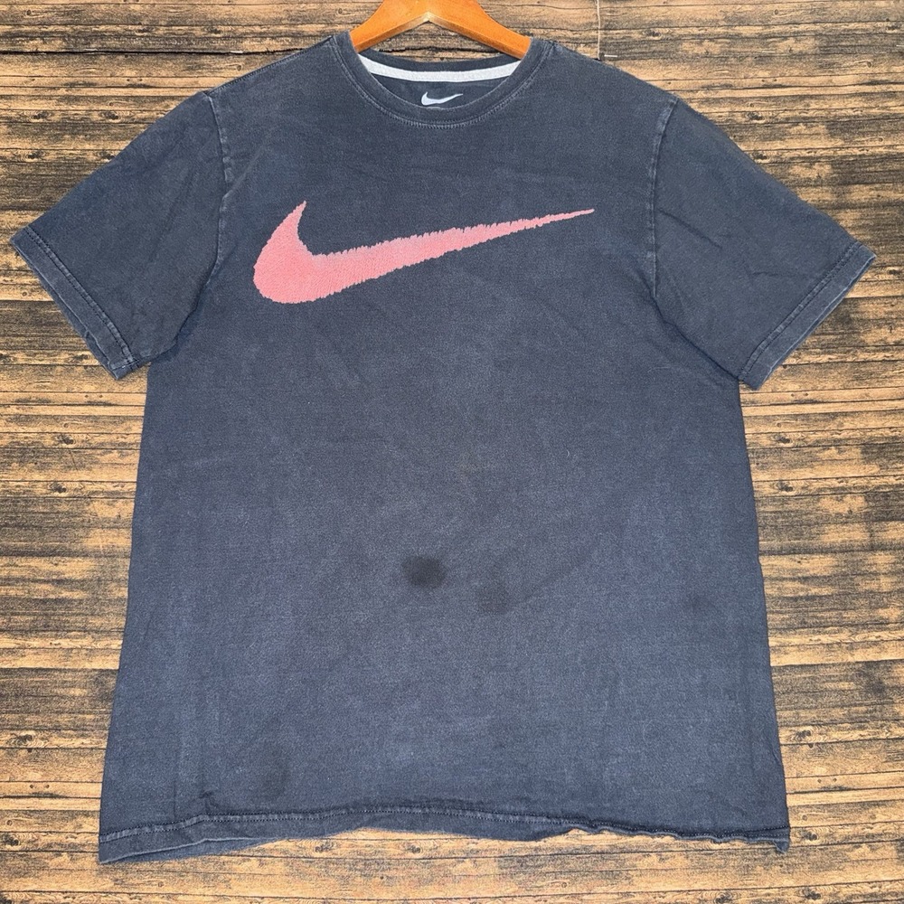 Nike Black Graphic T Shirt Red Swoosh Regular Fit Size M Grunge Streetwear